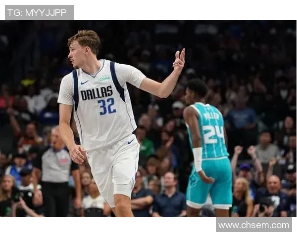 弗拉格打小前锋：场均17.6+7+3+2+1&命中率50% 全面优于打控卫